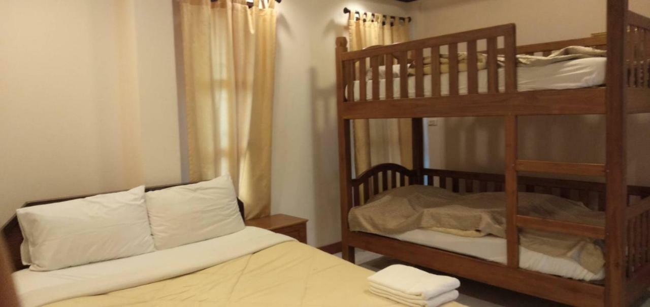 Kraisaeng Place Hotel Phitsanulok Room photo